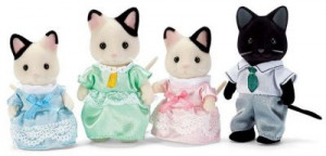 SYLVANIAN FAMILIES EPOCH RODZINA KOTÓW Z CZARNYM USZKIEM 5181